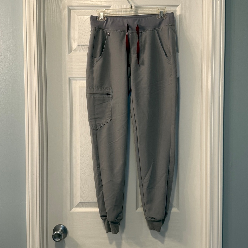 Figs Technical Collection Scrub Jogger Pants in cement Gray